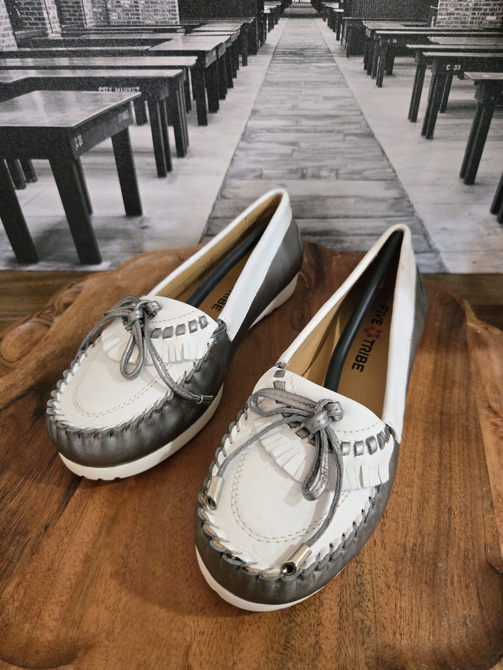 Five Tribe Memorable Silver White Leather Moccasin Loafers 7.5 NIB